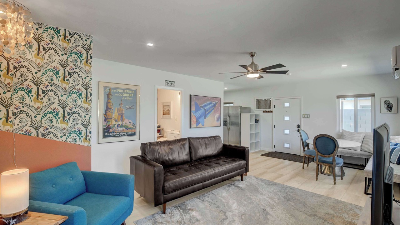 Photo of Livingroom in Townsite
