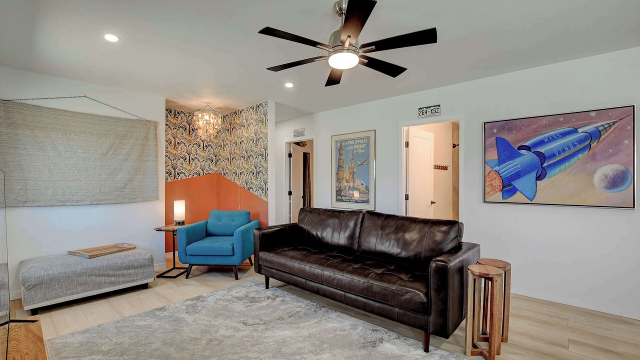 Photo of Livingroom in Townsite