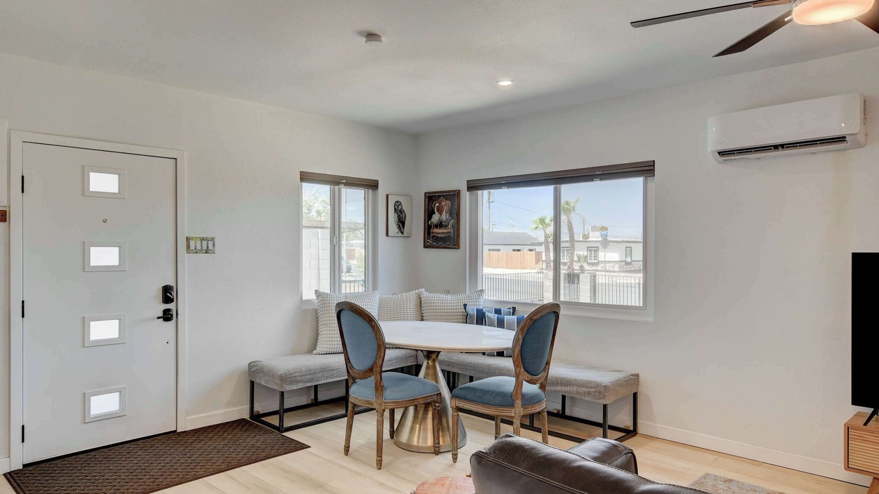 Photo of Livingroom in Townsite