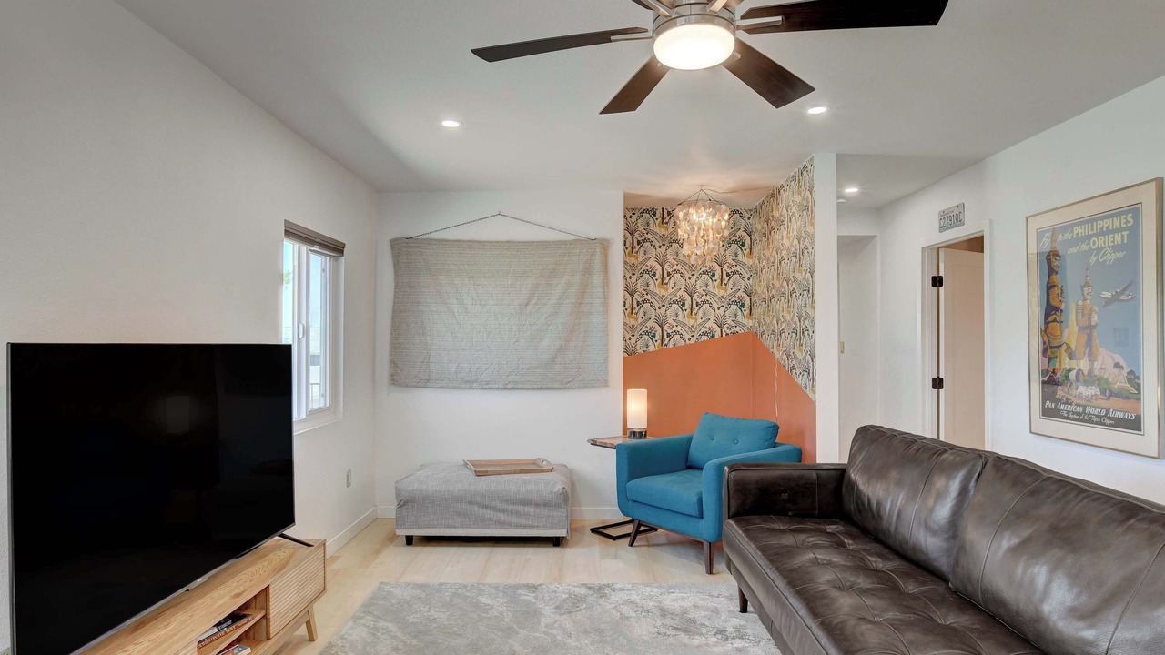 Photo of Livingroom in Townsite