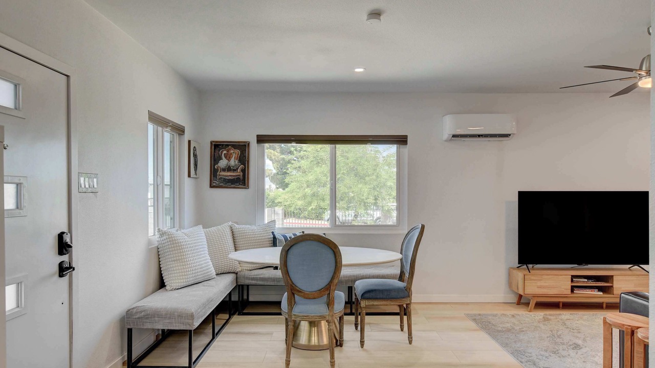 Photo of Livingroom in Townsite