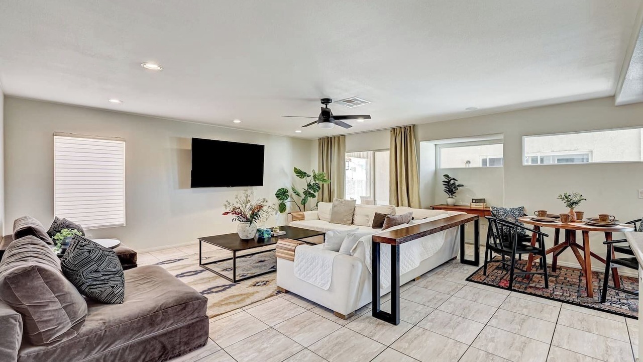 Photo of Livingroom in Silverado Ranch