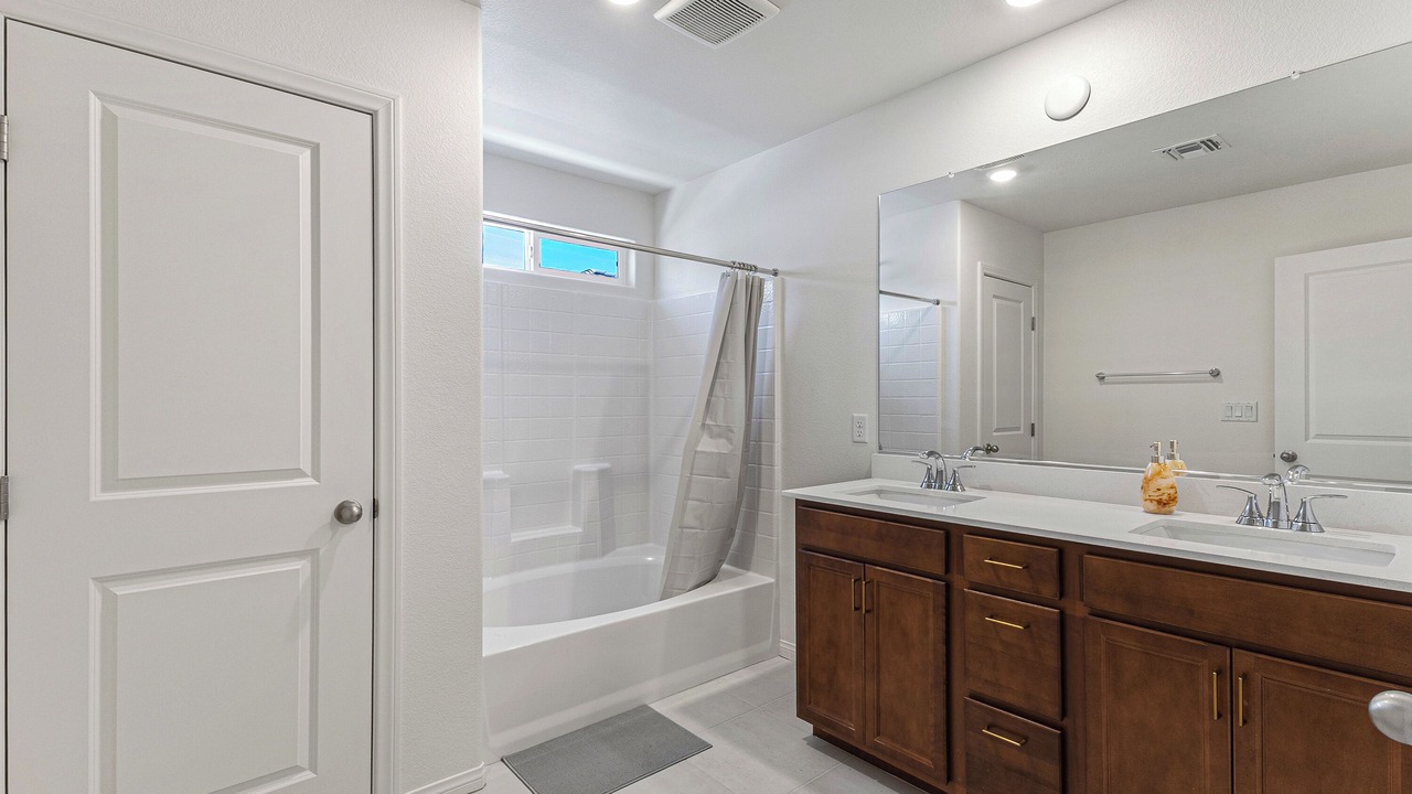 Photo of Bathroom in Rhodes Ranch