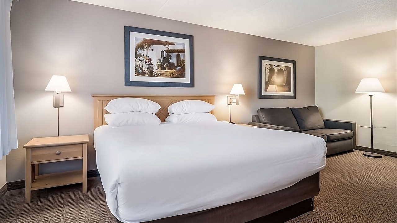 Photo of Bedroom in Palm Valley