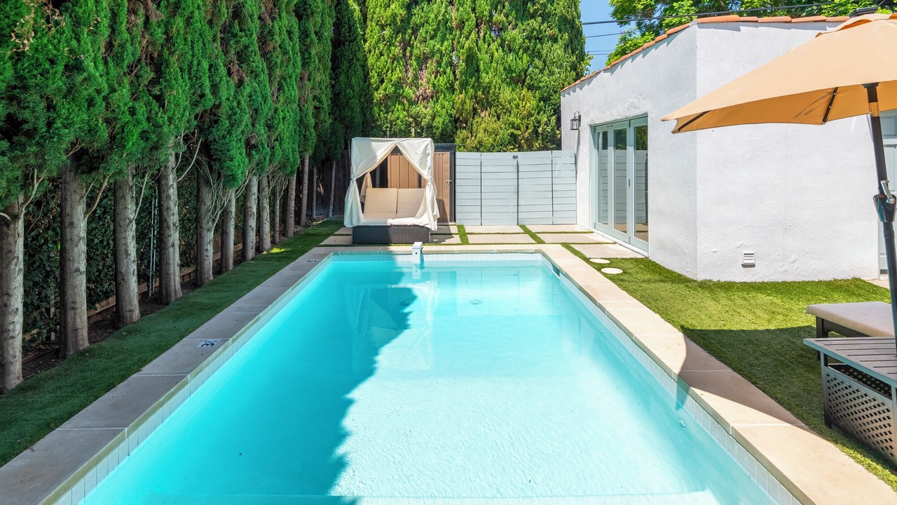 Photo of Outdoor in Melrose