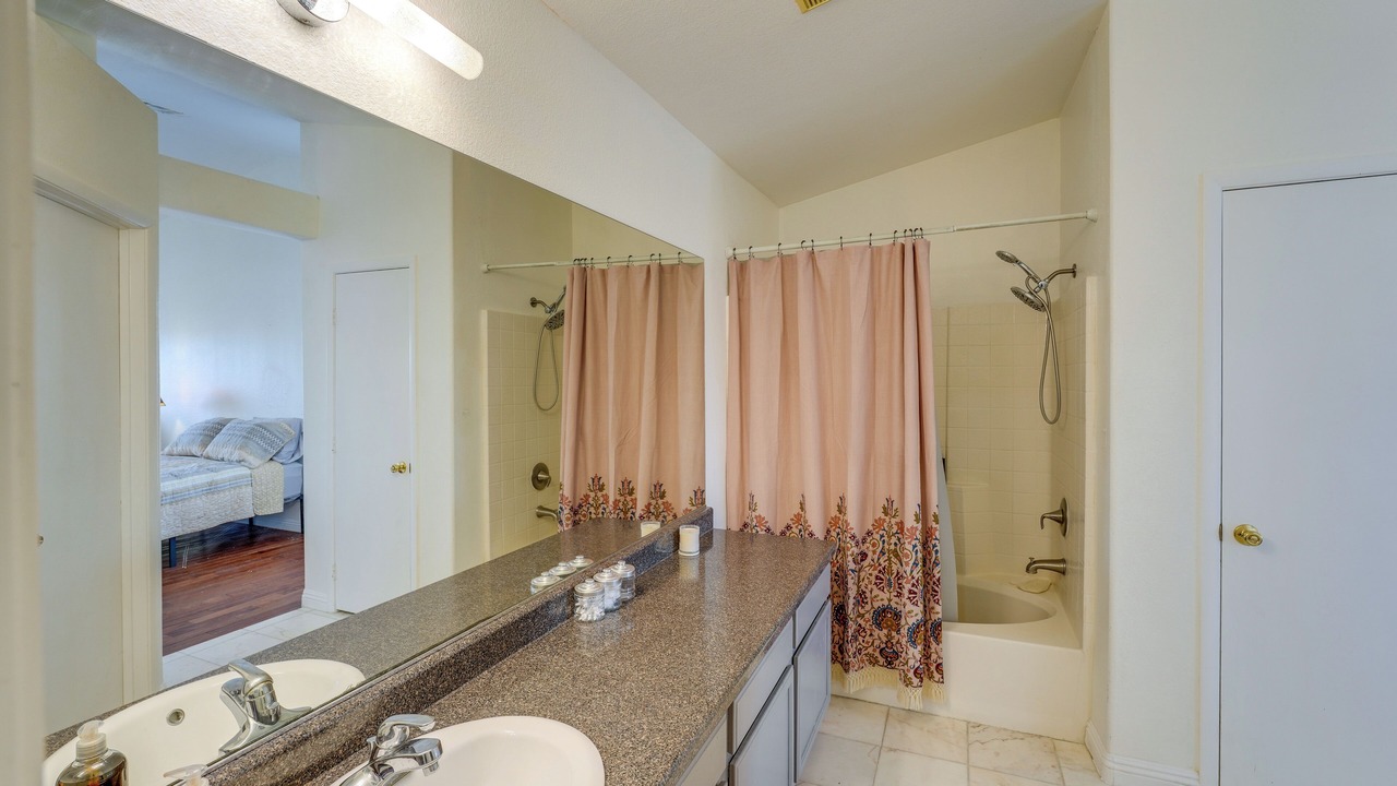 Photo of Bathroom in Centennial Hills