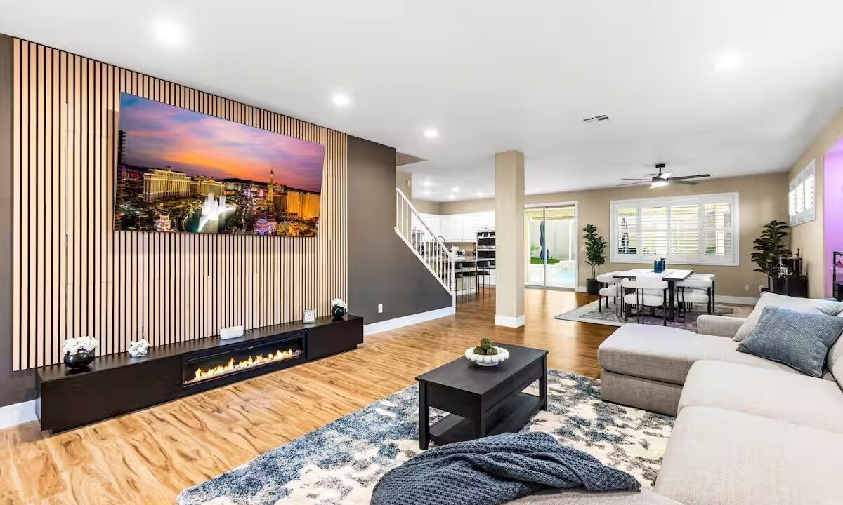 Photo of Livingroom in MacDonald Highlands