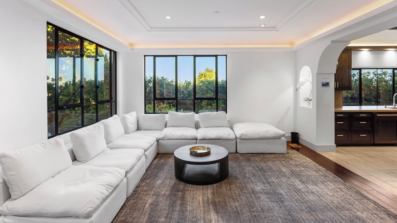 Photo of Livingroom in Nichols Canyon