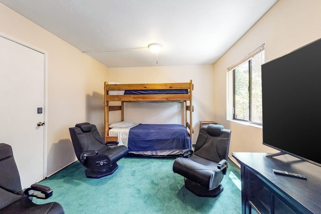 Photo of Bedroom in Arrowhead Villas