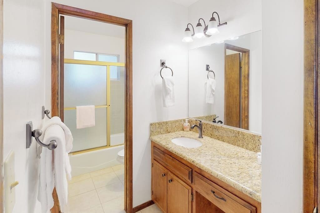 Photo of Bathroom in Blue Jay