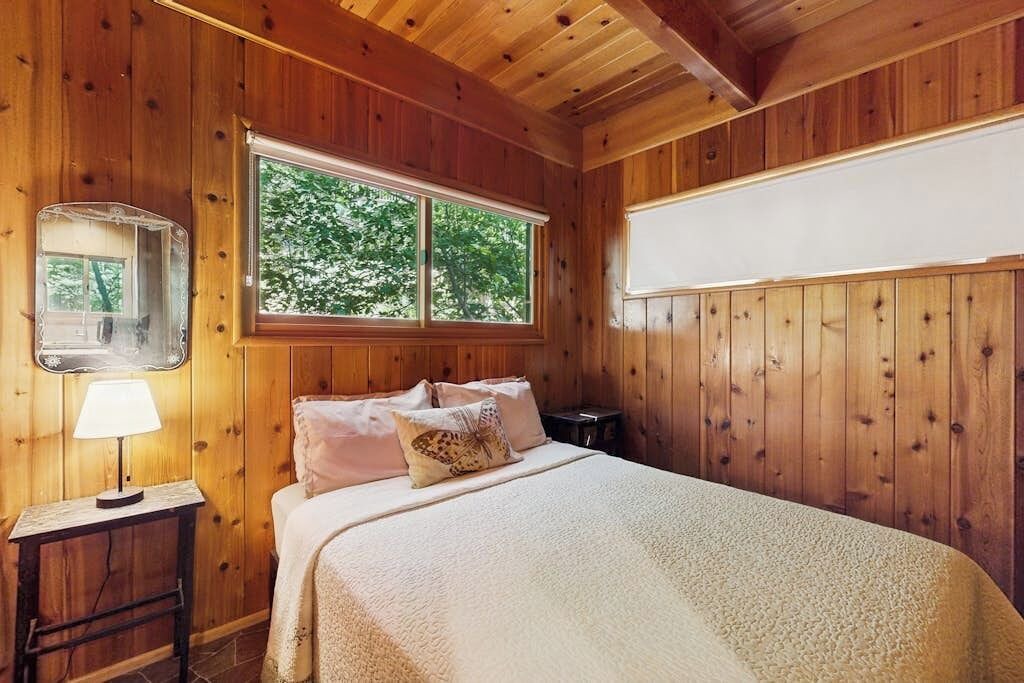 Photo of Bedroom in Arrowhead Villas