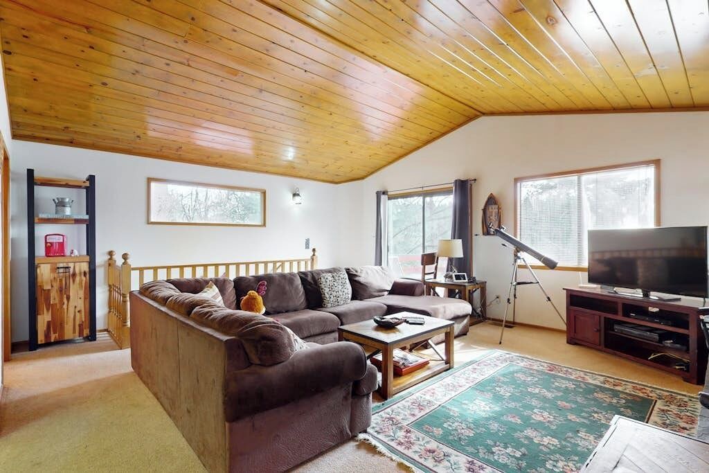 Photo of Livingroom in Arrowhead Villas