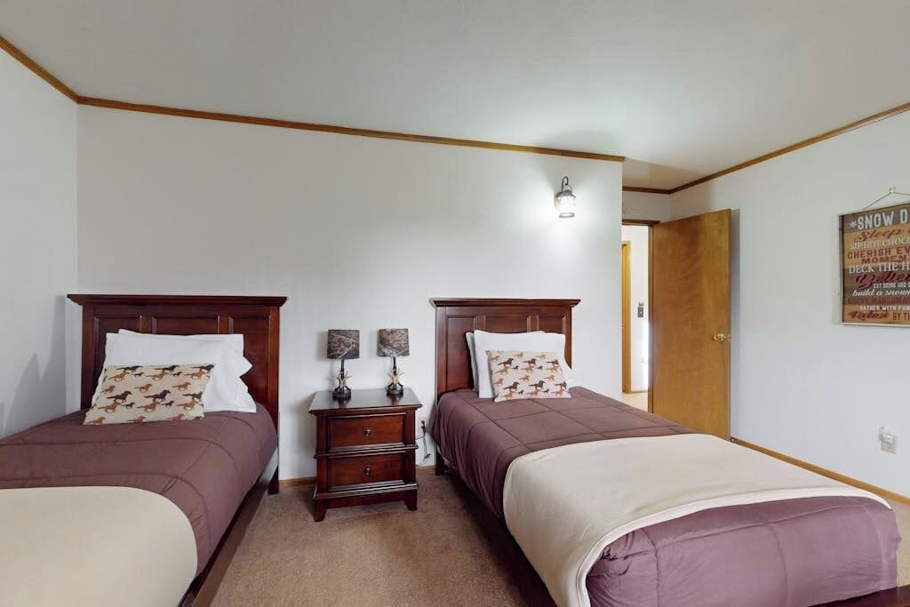 Photo of Bedroom in Arrowhead Villas