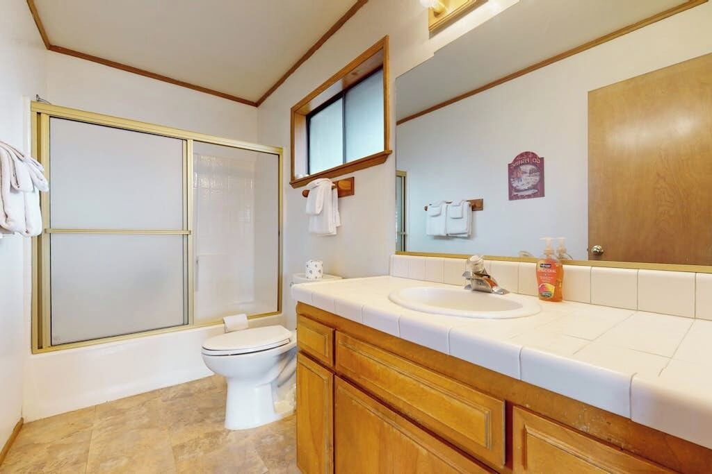 Photo of Bathroom in Arrowhead Villas