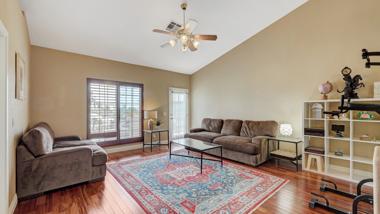 Photo of Livingroom in Spring Valley
