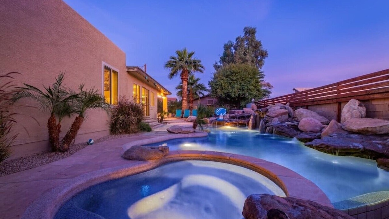 Photo of Outdoor in Paradise Valley Village