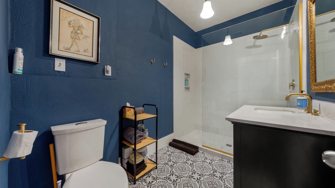 Photo of Bathroom in Armory Park