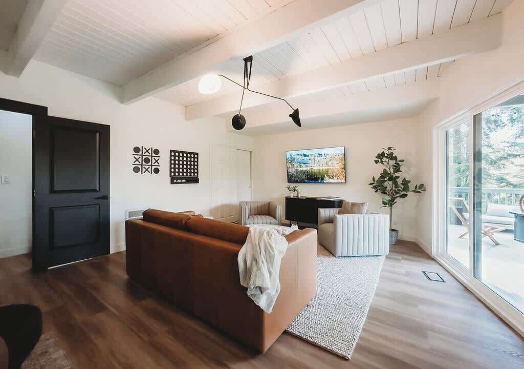 Photo of Livingroom in Cedar Glen