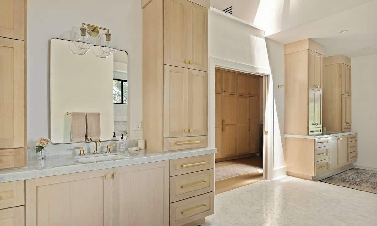 Photo of Bathroom in Blue Jay