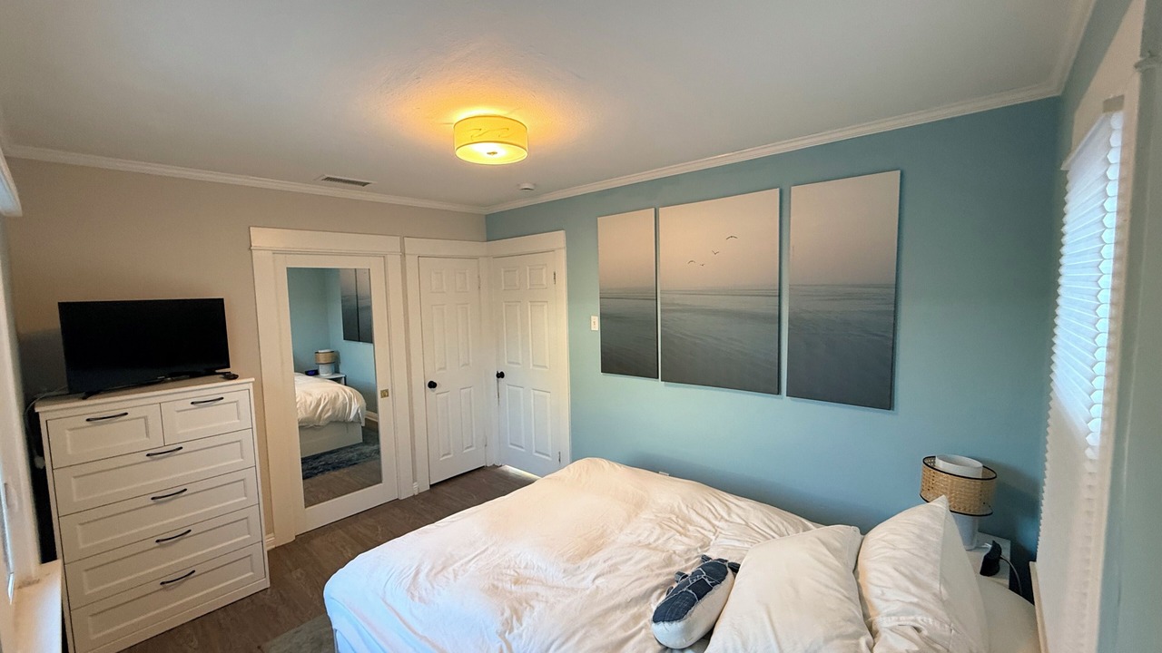 Photo of Bedroom in Inglewood
