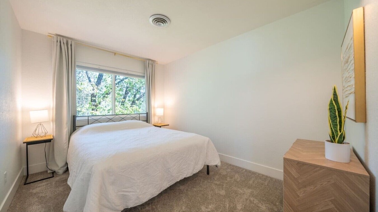 Photo of Bedroom in Redding