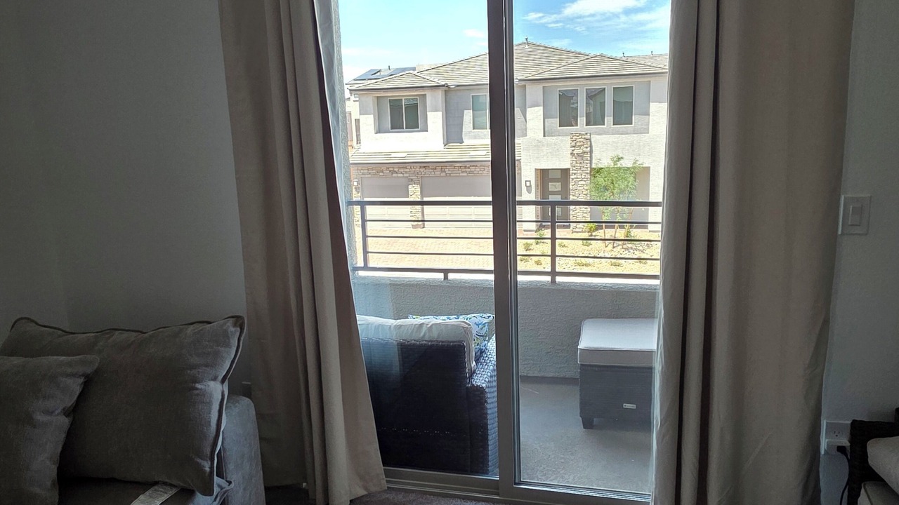 Photo of Livingroom in Enterprise
