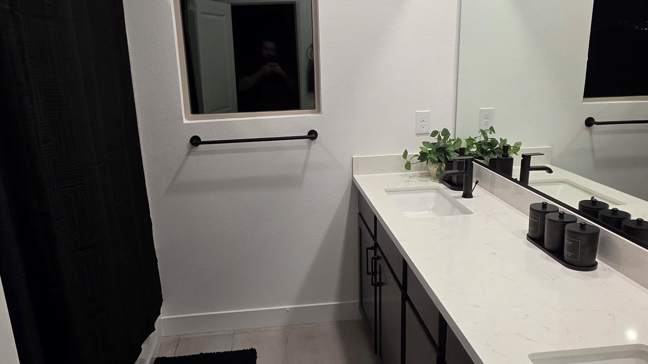 Photo of Bathroom in Enterprise