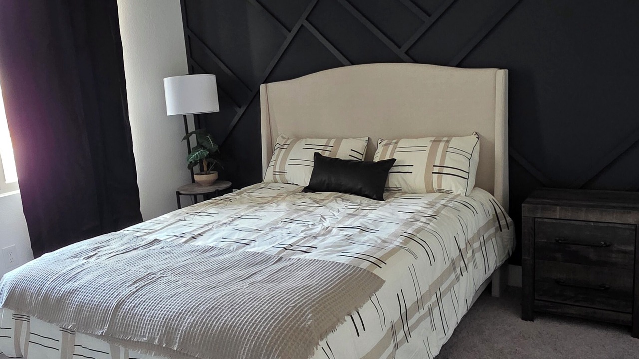 Photo of Bedroom in Enterprise