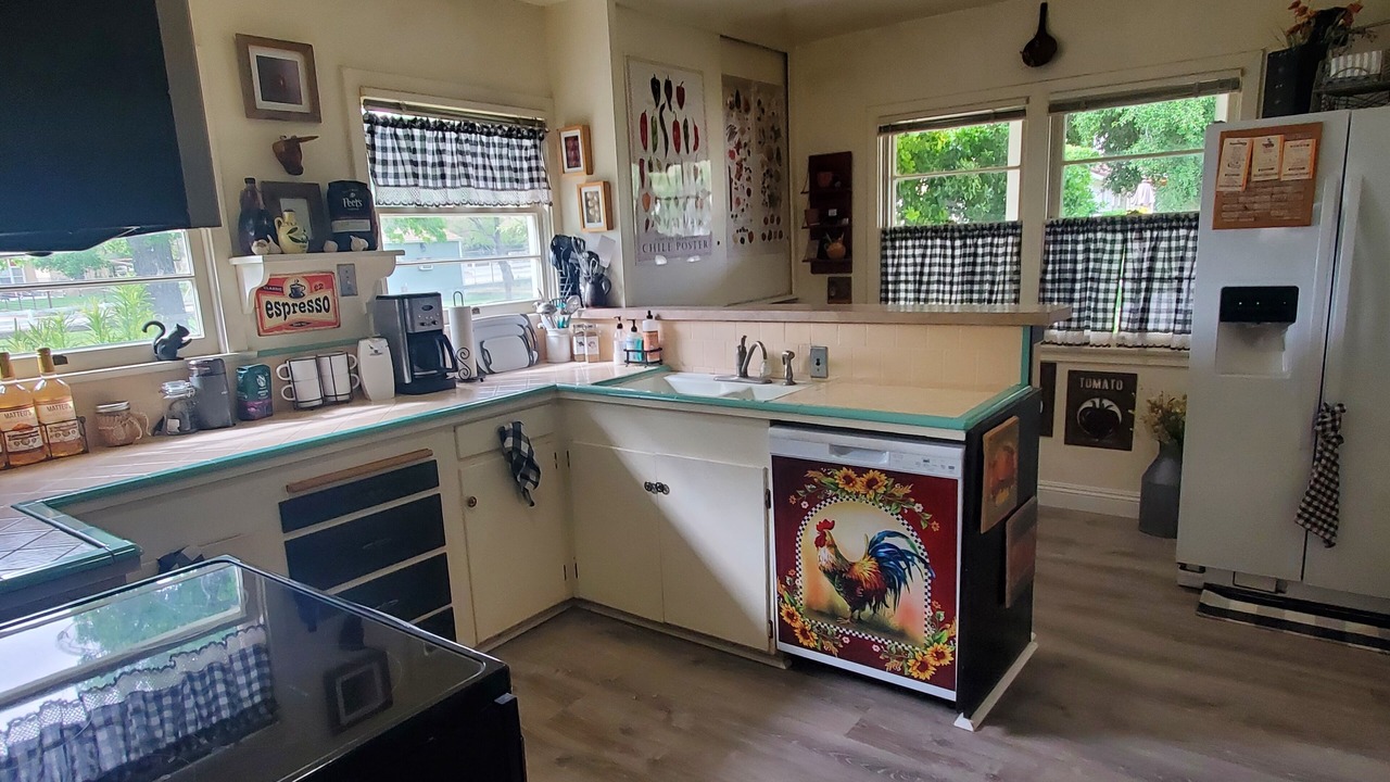 Photo of Kitchen in Lone Pine