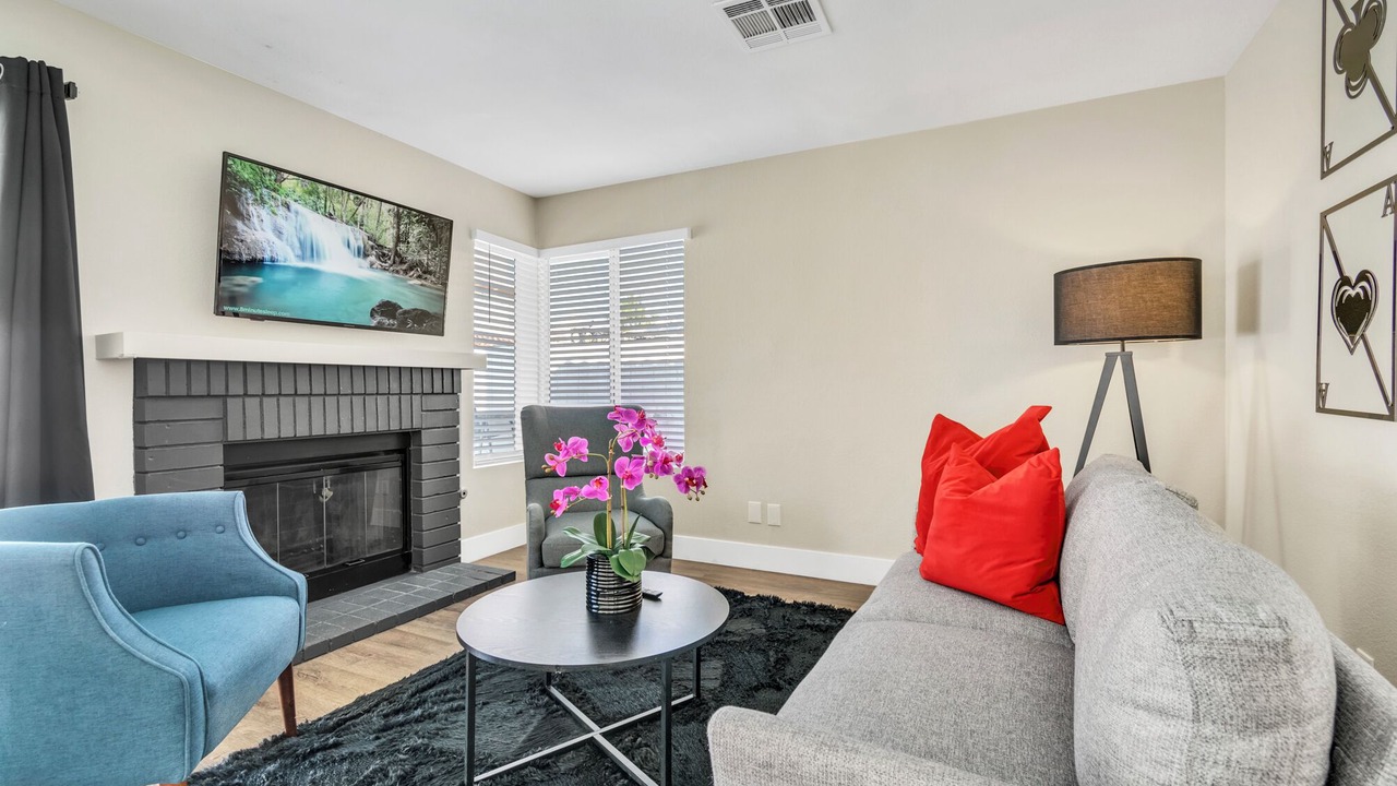 Photo of Livingroom in Spring Valley