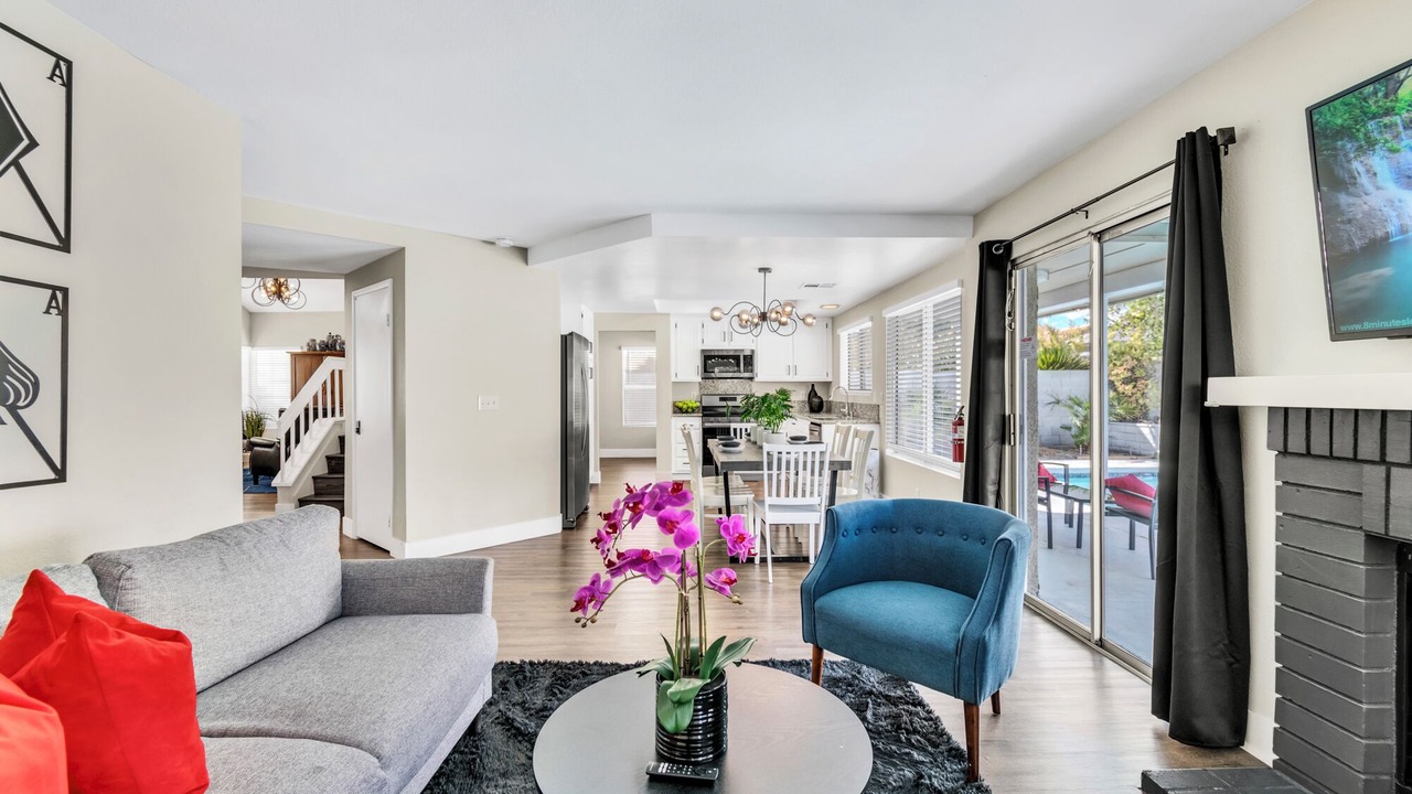 Photo of Livingroom in Spring Valley