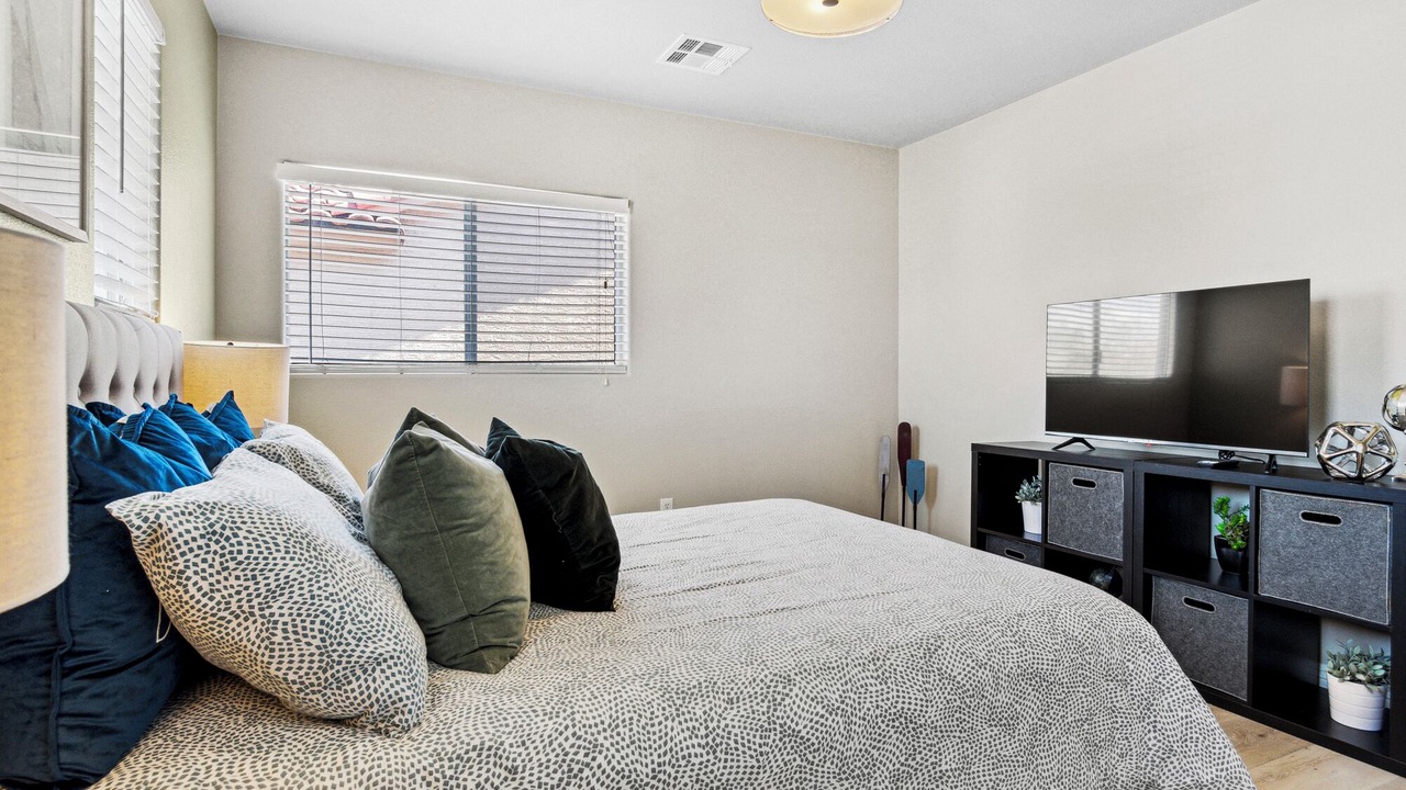 Photo of Bedroom in Enterprise