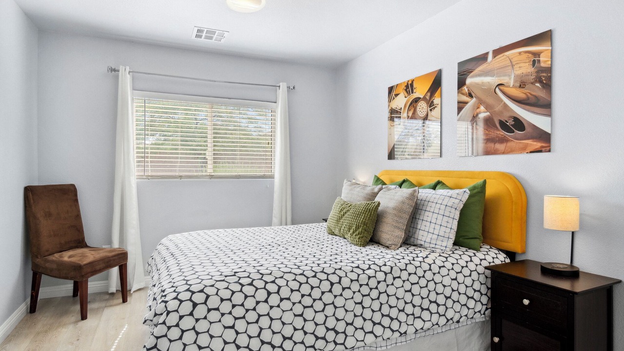 Photo of Bedroom in Enterprise