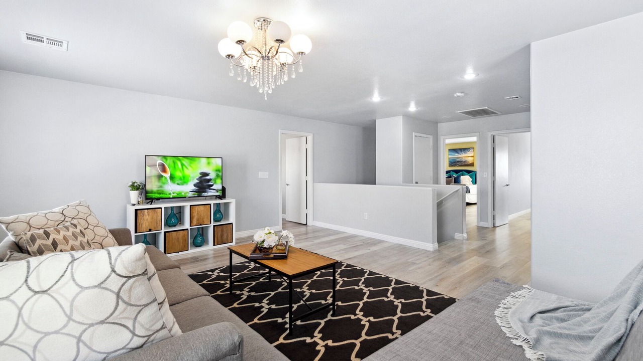 Photo of Livingroom in Enterprise