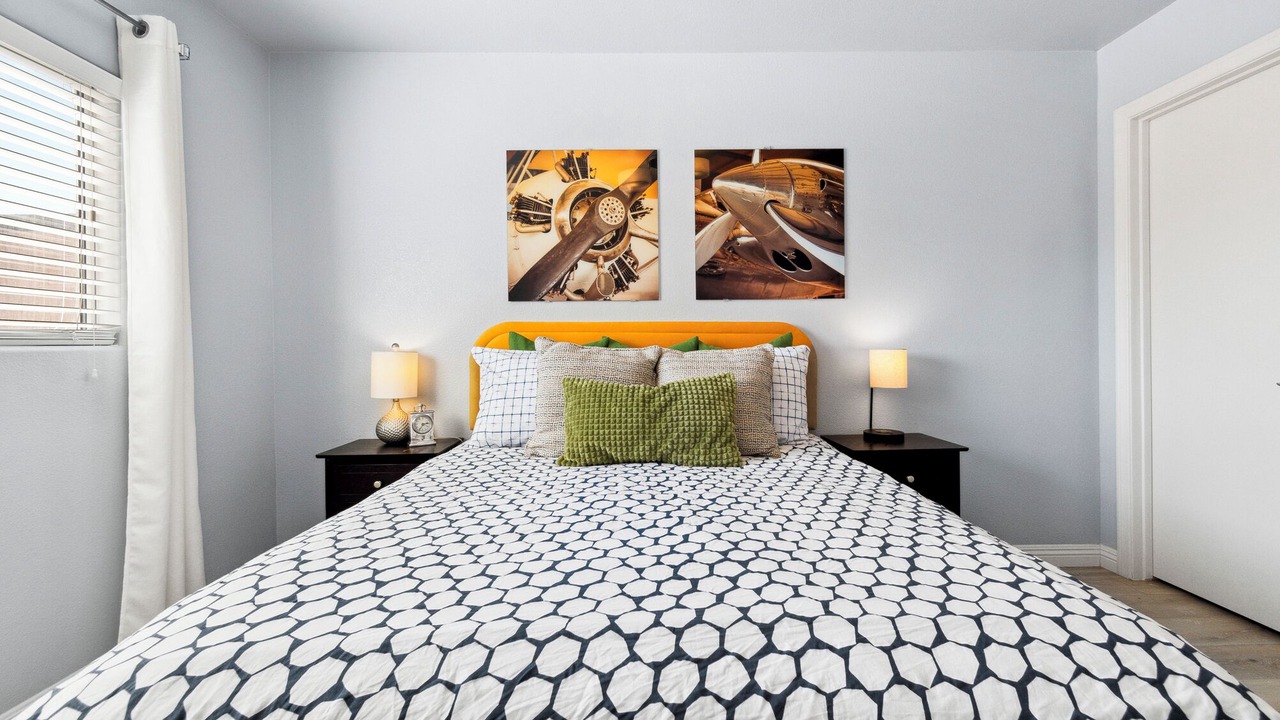 Photo of Bedroom in Enterprise