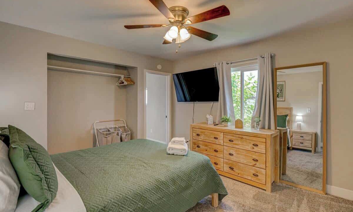 Photo of Bedroom in Townsite