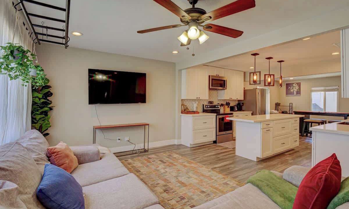 Photo of Livingroom in Townsite