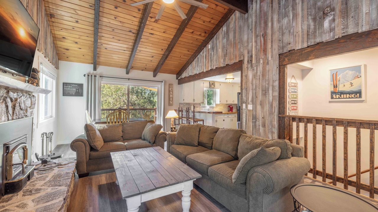 Photo of Livingroom in Fox Farm