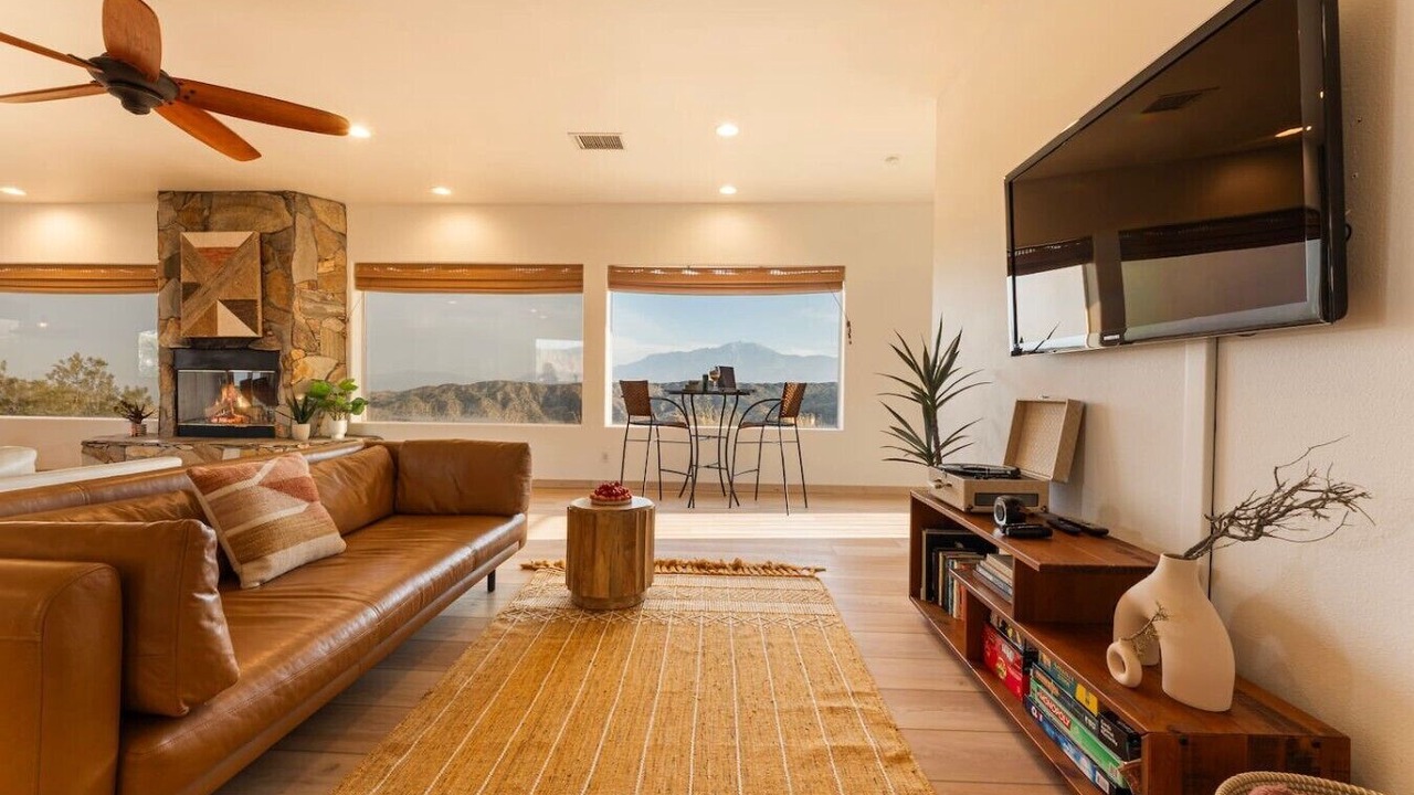 Photo of Livingroom in Morongo Valley