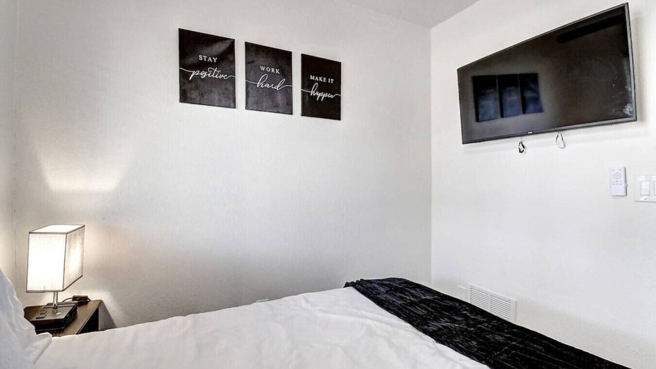 Photo of Bedroom in Paradise Valley Village