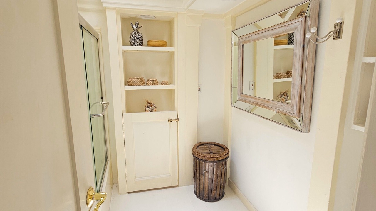 Photo of Bathroom in Beachwood Canyon