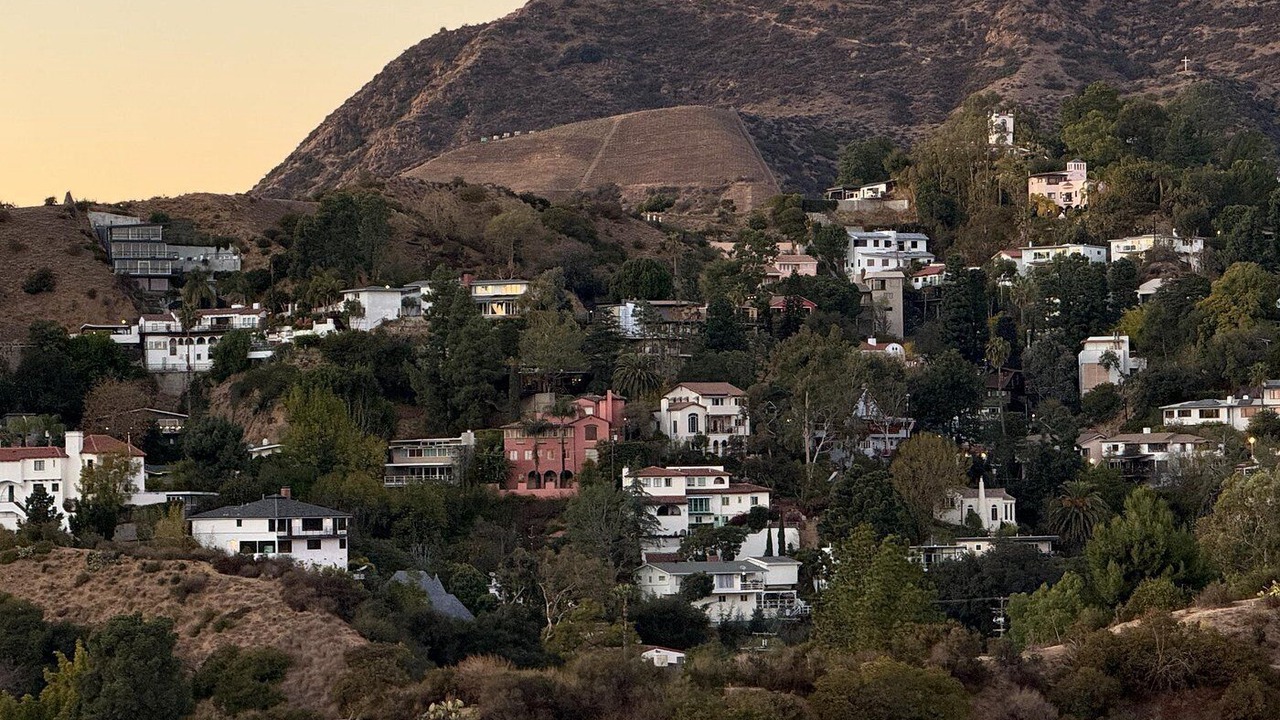Photo of Others in Beachwood Canyon