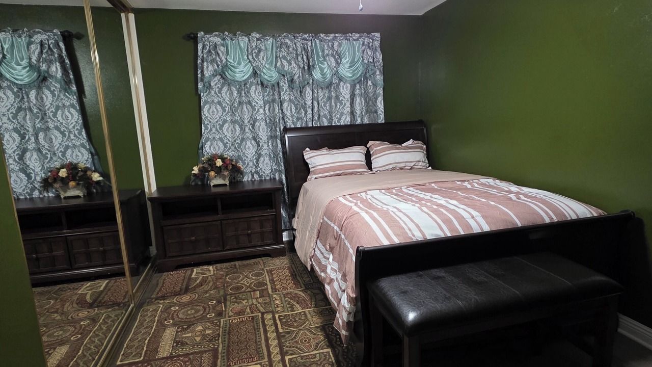 Photo of Bedroom in NE - Sterling