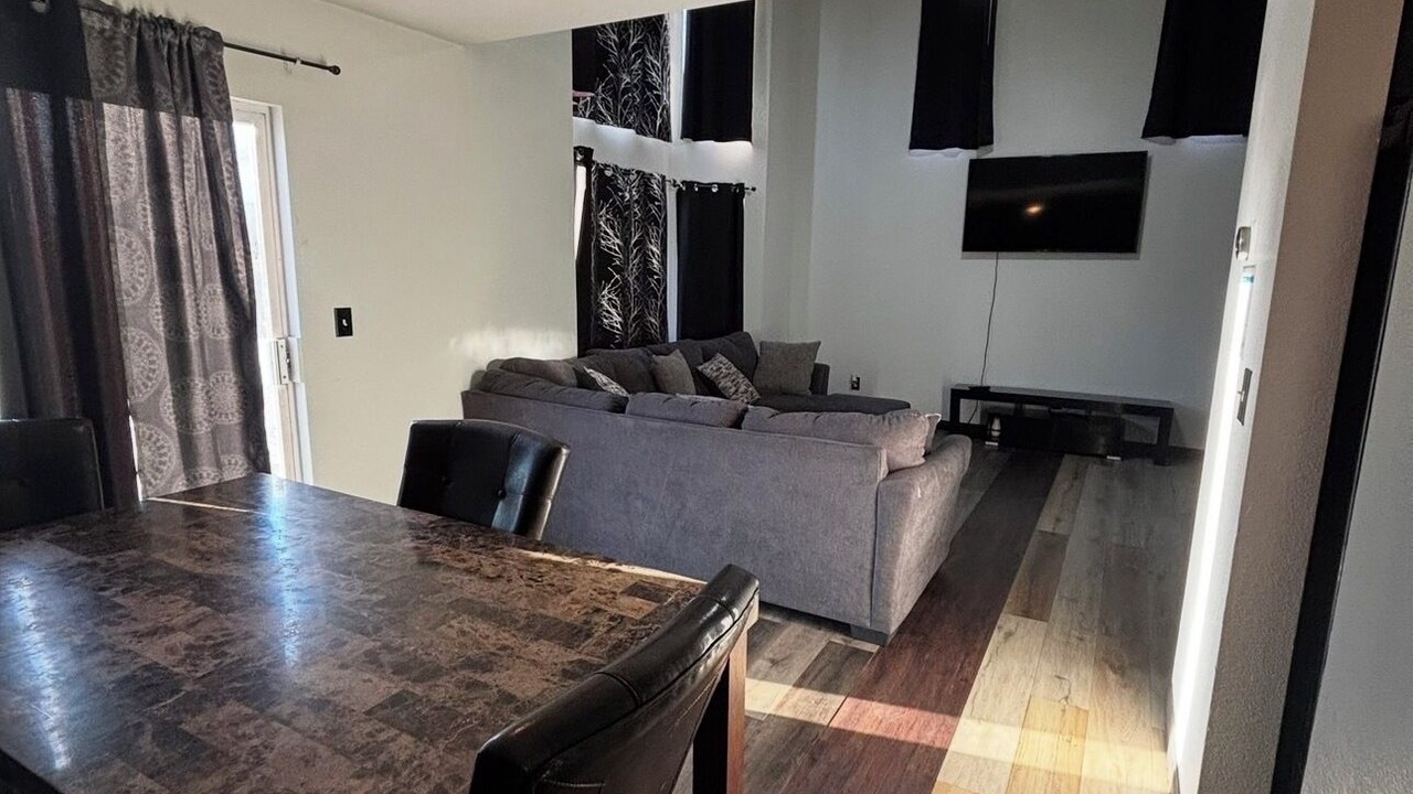 Photo of Livingroom in Sunrise Manor
