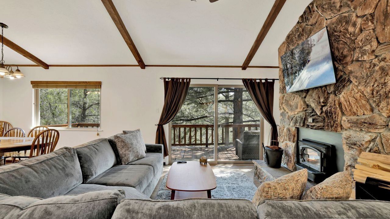 Photo of Livingroom in Upper Moonridge