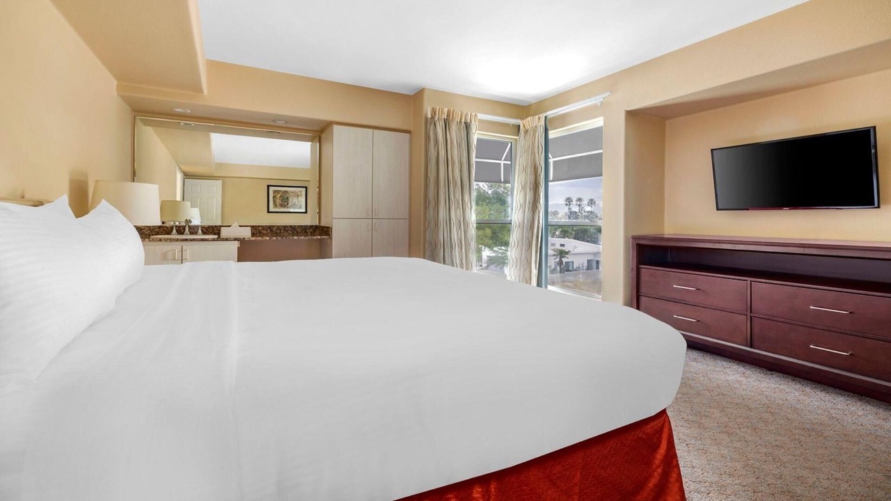Photo of Bedroom in Canyon Corridor