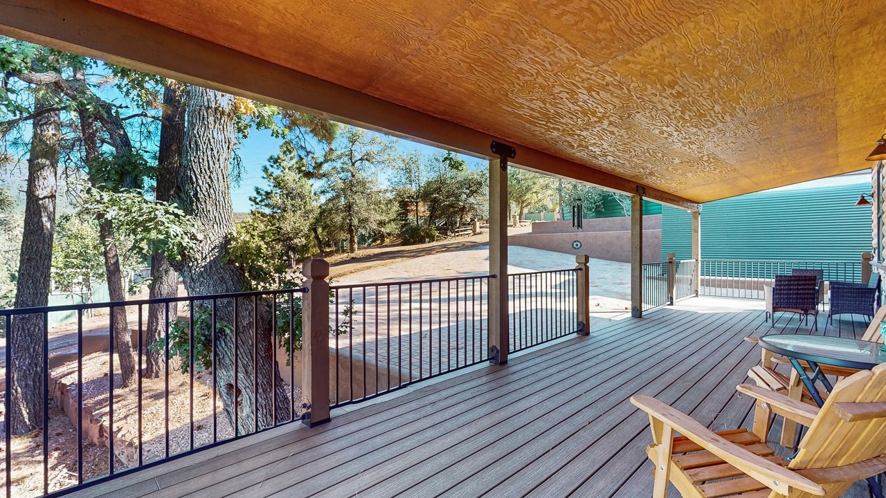 Photo of Patio Balcony in Strawberry