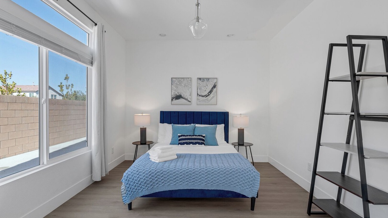 Photo of Bedroom in Enterprise