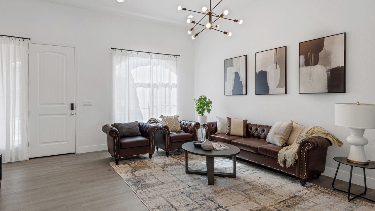 Photo of Livingroom in Enterprise