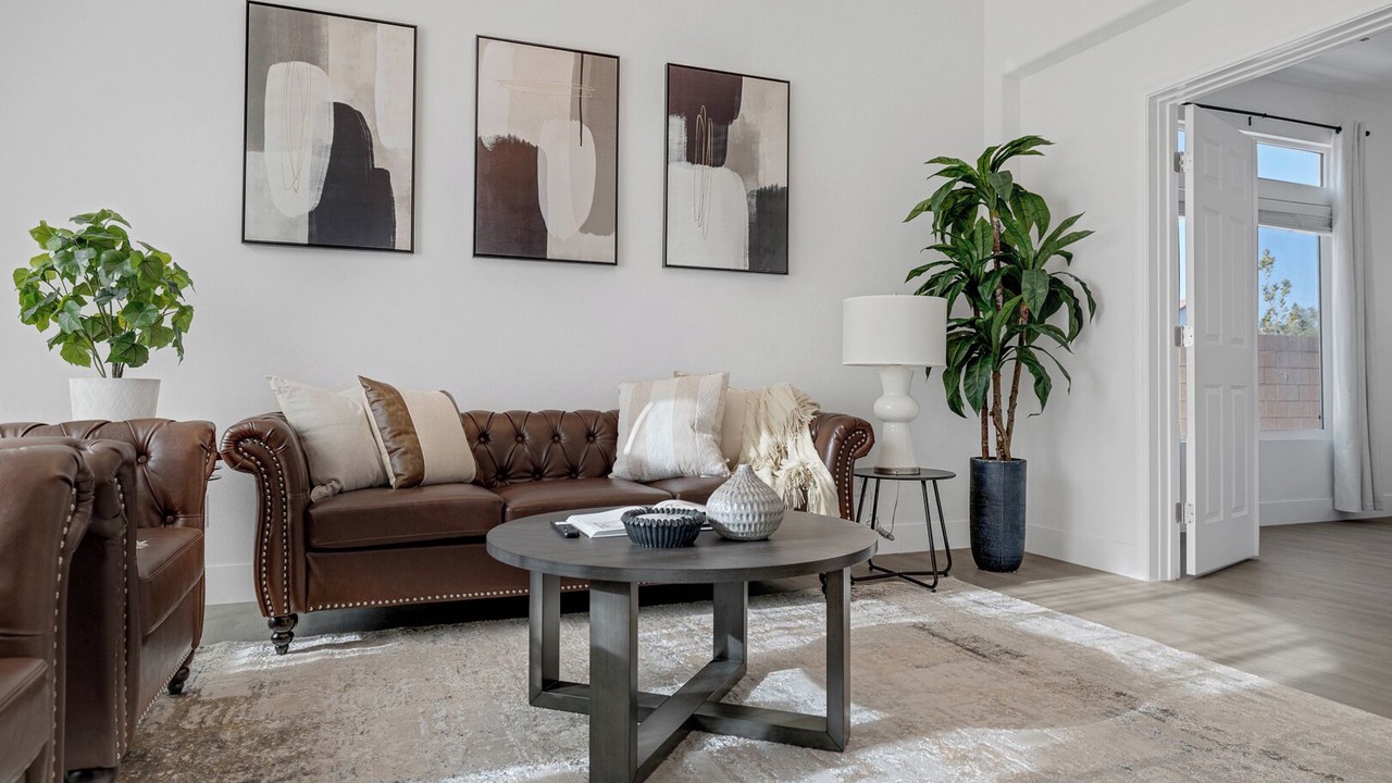Photo of Livingroom in Enterprise